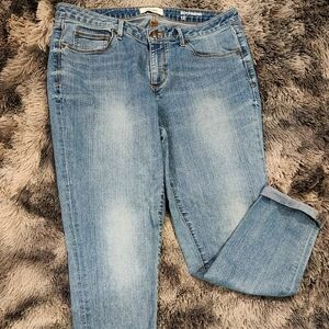 Blue Boyfriend Jeans with Vintage Distressed Style